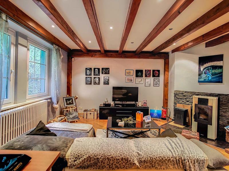 Maison - 233 m² - 8 pièces