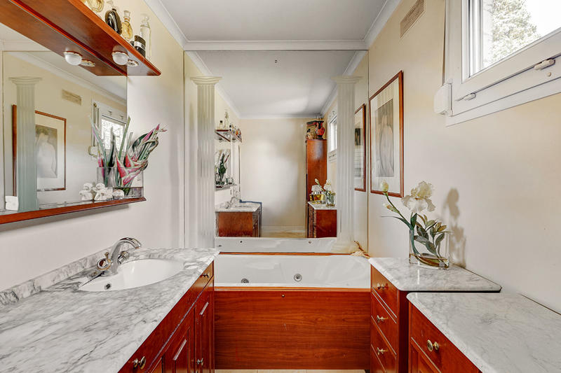 Maison - 214 m² - 7 pièces