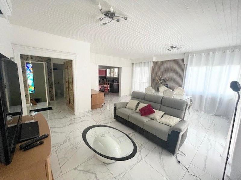 Maison - 200 m² - 6 pièces