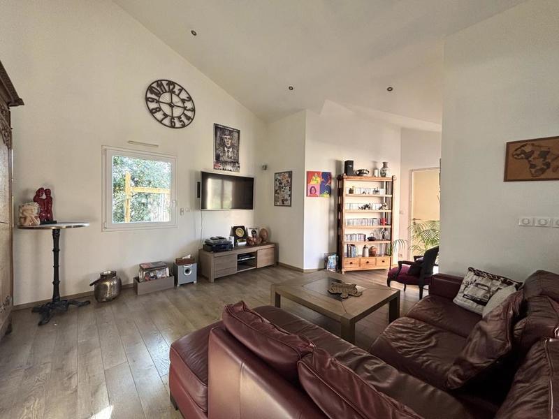 Maison - 181 m² - 7 pièces