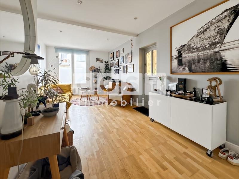 Maison traditionnelle - 163 m² - 6 pièces