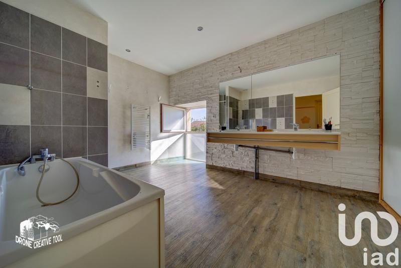 Maison de village - 268 m² - 8 pièces