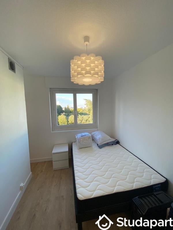 Chambre - 11 m² - 1 pièce