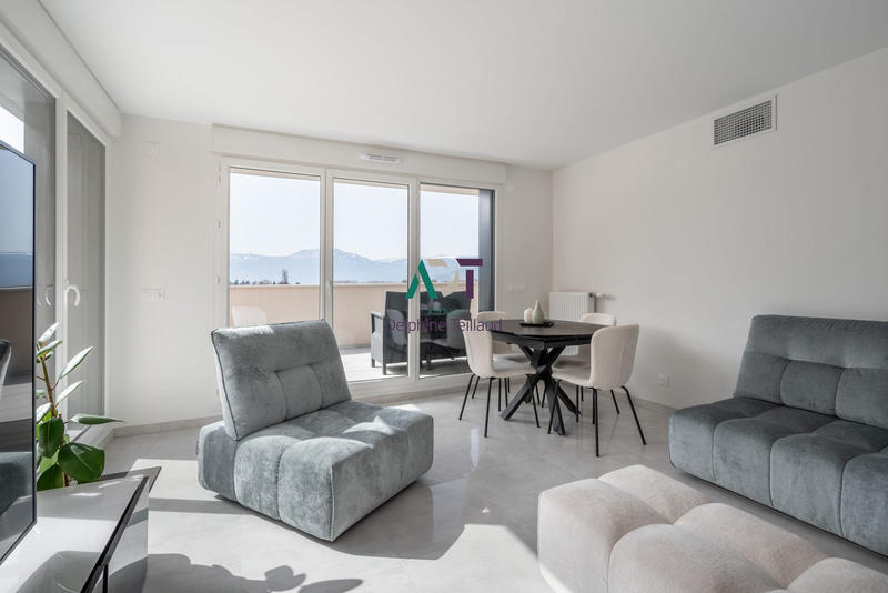 Appartement - 102 m² - 4 pièces