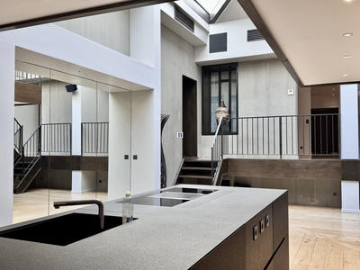 Loft - 205 m² - 3 pièces