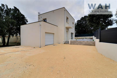 Maison - 92 m² - 4 pièces