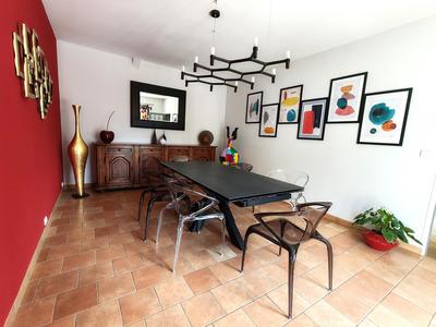 Maison - 264 m² - 8 pièces