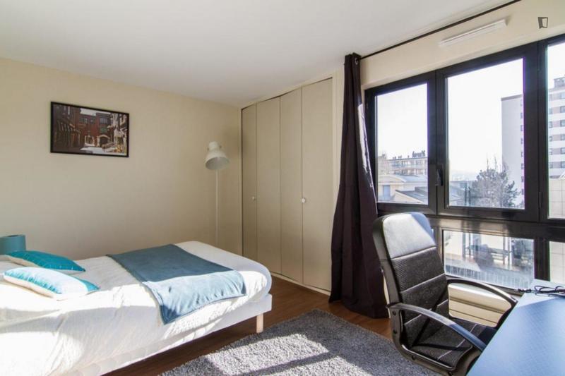Chambre - 15 m² - 5 pièces