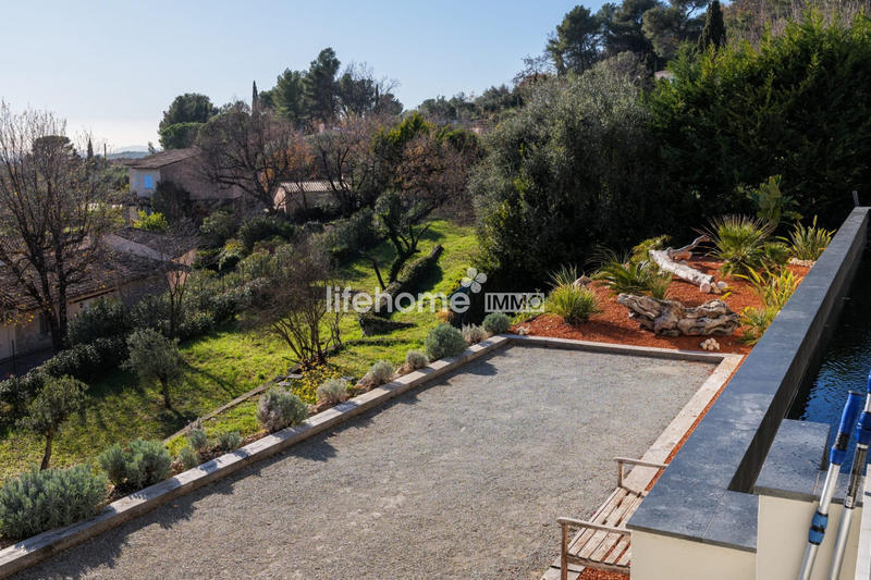 Villa - 234 m² - 5 pièces