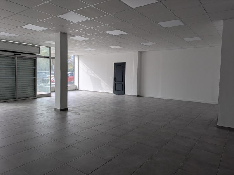 Local commercial - 167 m² - 4 pièces