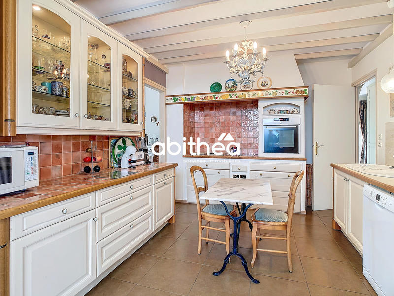 Maison - 252 m² - 10 pièces