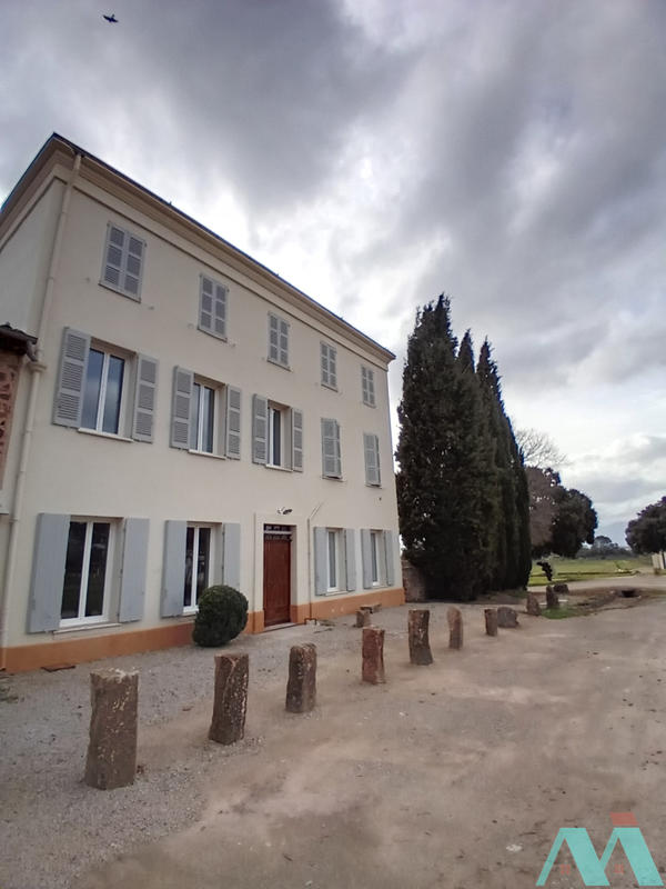 Appartement - 98 m² - 3 pièces