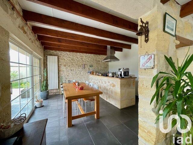 Maison - 250 m² - 9 pièces