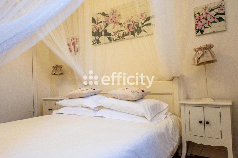 Maison - 277 m² - 12 pièces