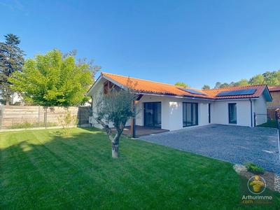 Maison - 95 m² - 4 pièces