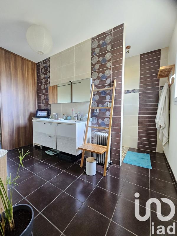 Maison - 327 m² - 11 pièces