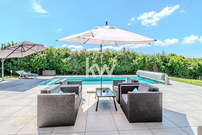 Maison - 262 m² - 8 pièces