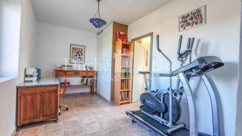 Mas - 200 m² - 12 pièces