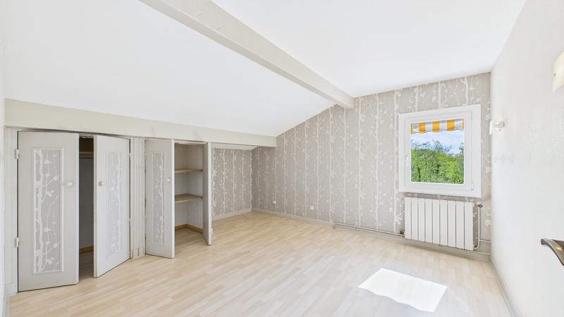 Maison - 270 m² - 13 pièces