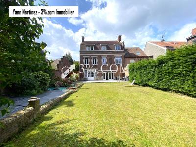 Maison - 276 m² - 9 pièces