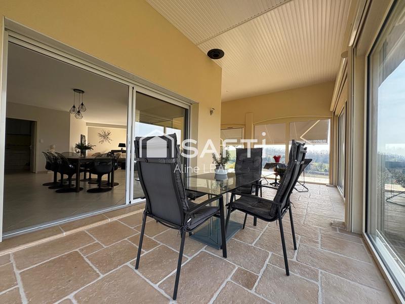 Maison - 158 m² - 5 pièces