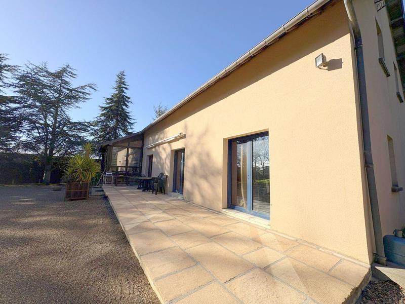 Maison - 257 m² - 8 pièces