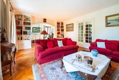 Maison - 400 m² - 8 pièces