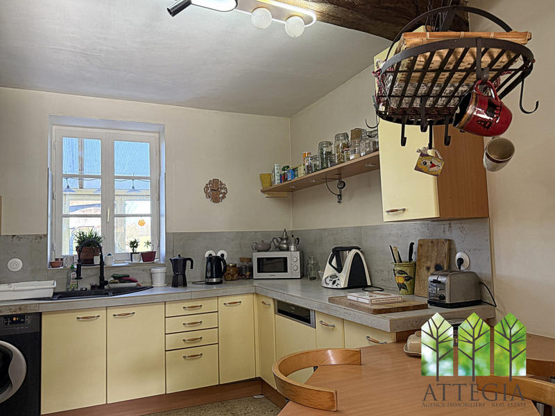 Maison - 220 m² - 7 pièces