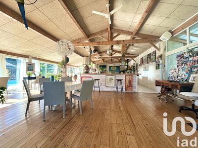 Maison - 825 m² - 15 pièces