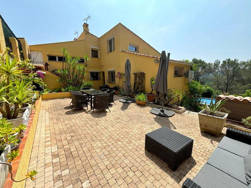 Maison - 167 m² - 5 pièces