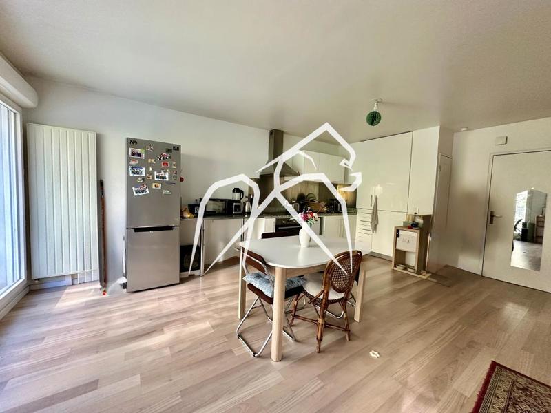 Appartement ancien - 66 m² - 3 pièces