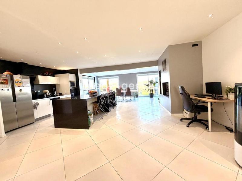 Pavillon - 190 m² - 7 pièces