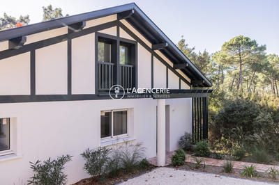 Maison - 161 m² - 5 pièces