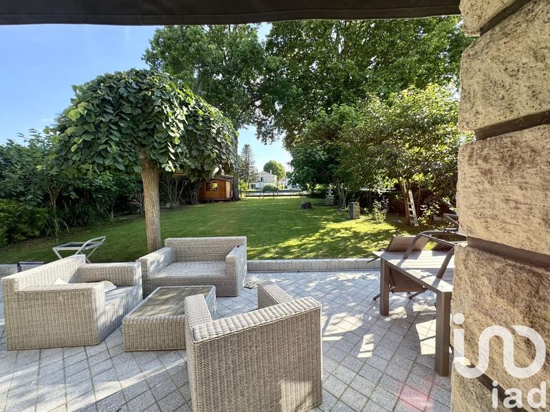 Maison - 327 m² - 11 pièces