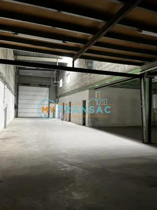 Local d'activités - 582 m²