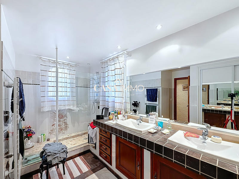 Maison - 147 m² - 5 pièces