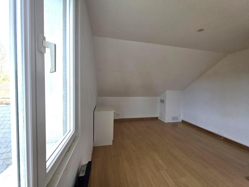 Maison - 215 m² - 10 pièces