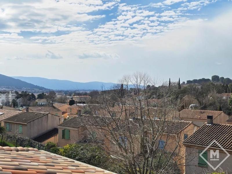 Maison - 478 m² - 8 pièces