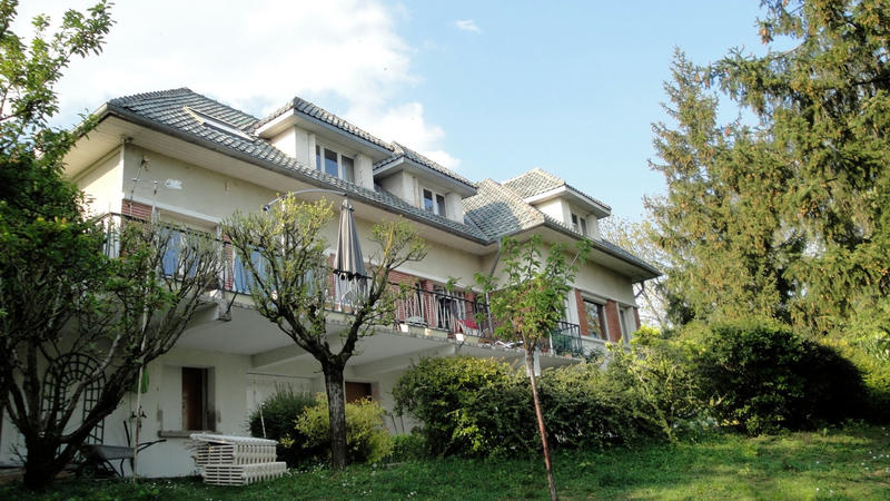 Maison - 270 m² - 8 pièces