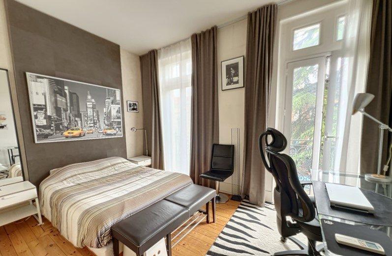 Appartement - 181 m² - 5 pièces