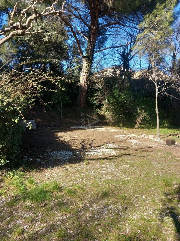 Terrain constructible - 907 m²