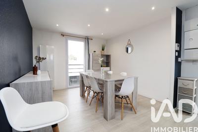 Appartement - 90 m² - 4 pièces
