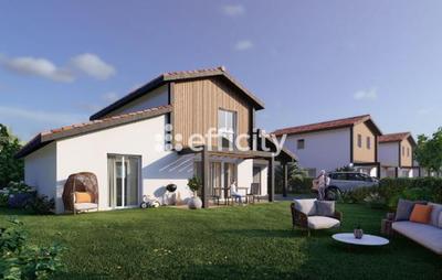 Maison - 95 m² - 4 pièces