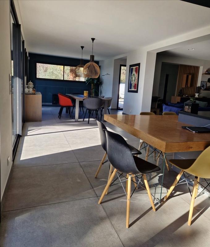 Maison - 336 m² - 9 pièces