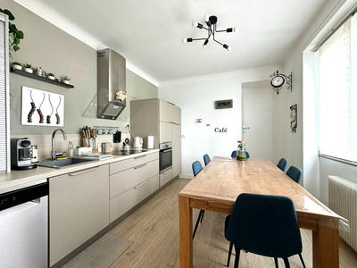 Maison - 140 m² - 5 pièces