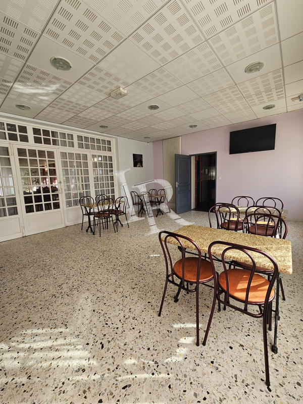 Fonds de commerce - 1 200 m²