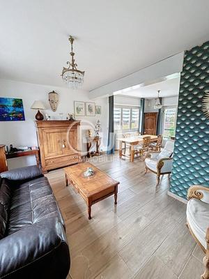 Maison - 130 m² - 6 pièces