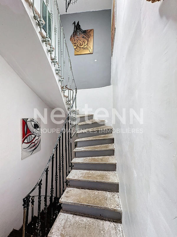 Maison - 280 m² - 6 pièces