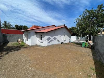 Maison - 96 m² - 4 pièces