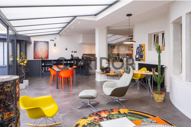 Maison - 237 m² - 6 pièces